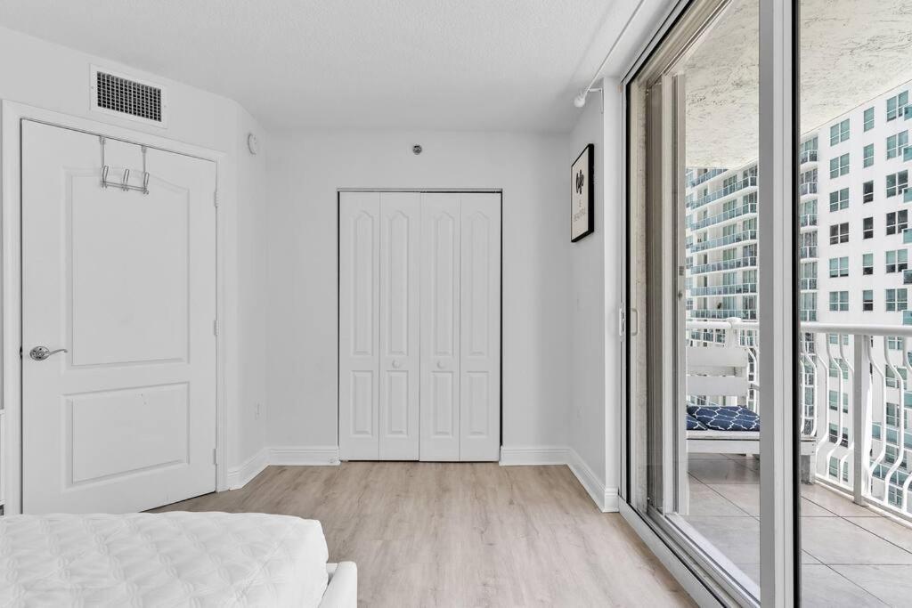شقة Modern 2/2 With Beautiful Ocean And Brickell Views ميامي المظهر الخارجي الصورة