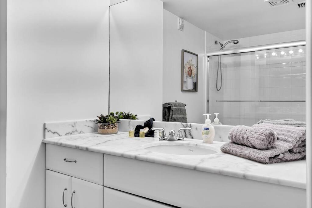 شقة Modern 2/2 With Beautiful Ocean And Brickell Views ميامي المظهر الخارجي الصورة